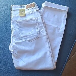 NWT Levi Strauss white jeans, size 8